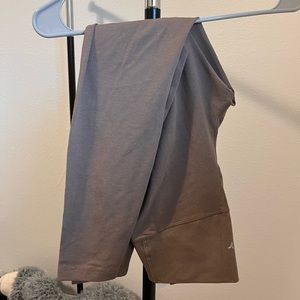 brown, old navy powerchill leggings. new with tags, never been worn. size small.